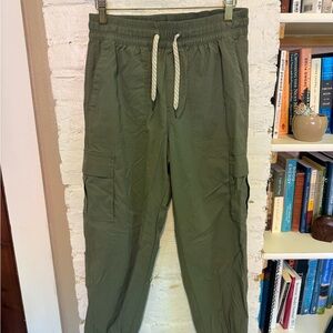 Vuori Green Cargo Pants with Elastic Waistband